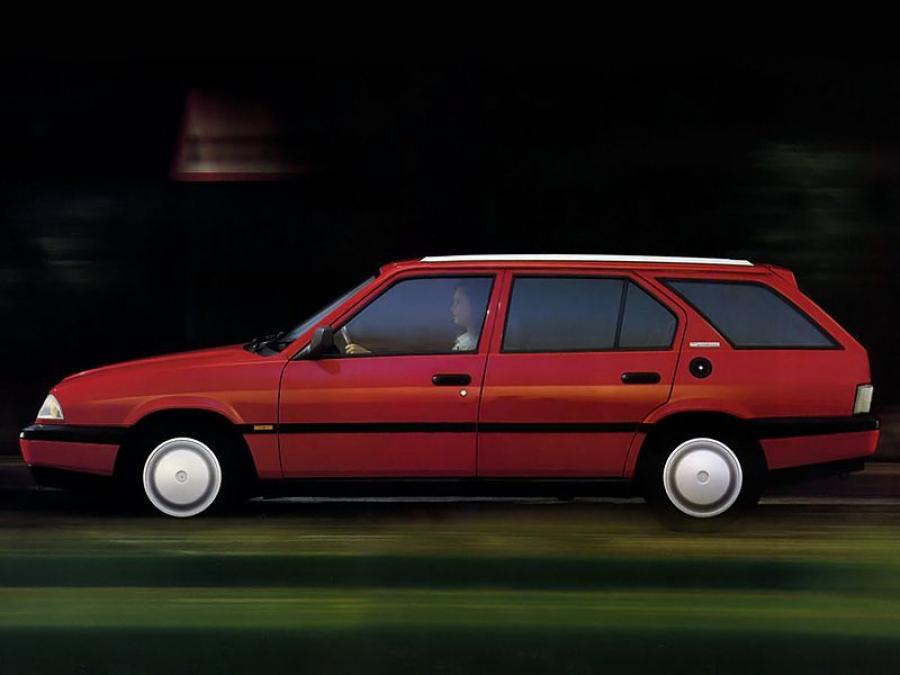  Alfa Romeo Sport Wagon (907) 1990 года  (WW) (фото 11 из 17)